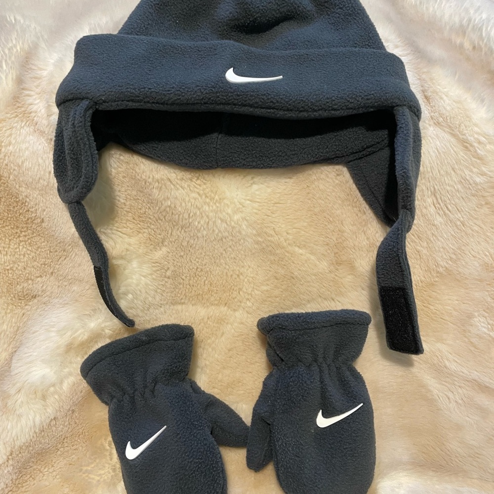 Nike Charcoal Fleece Hat and Mittens Set